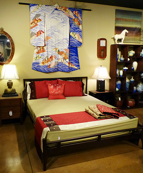 Kimono over Teak Bed store0212-4.jpg